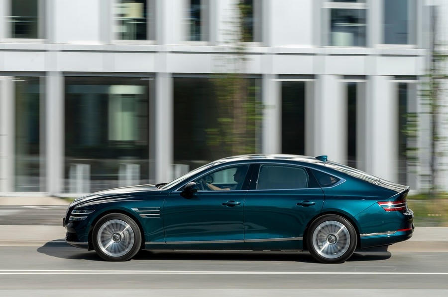 023-genesis-g80-ev-panning-side-2022.jpg 023-genesis-g80-ev-panning-side-2022.jpg