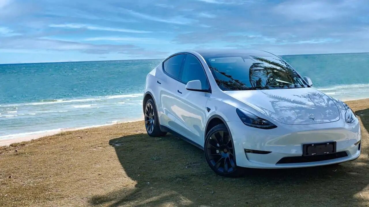 Батарея Tesla на елементах 4680 спантеличила перших власників